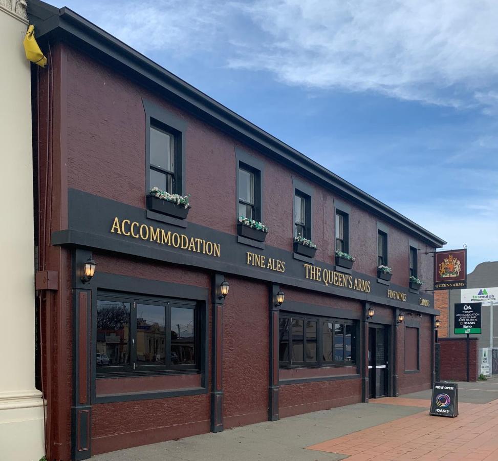 Queens Arms Hotel Longford المظهر الخارجي الصورة
